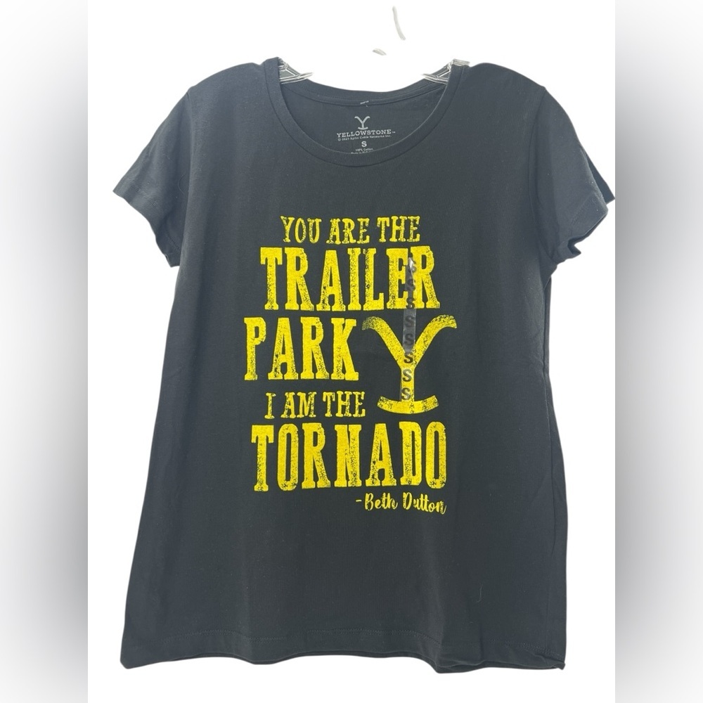 NWOT Yellowstone Black and Yellow Ladies Graphic T-Shirt Small